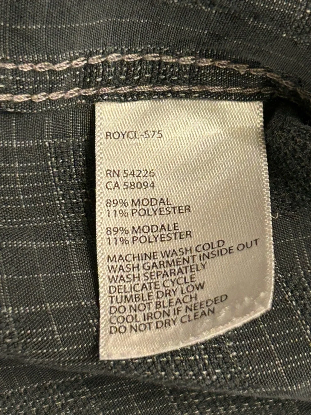 LOT OF 2 Royal Robbins Men’s Short-Sleeve Button-Down Shirts Charcoal Gray XL - Picture 9 of 9